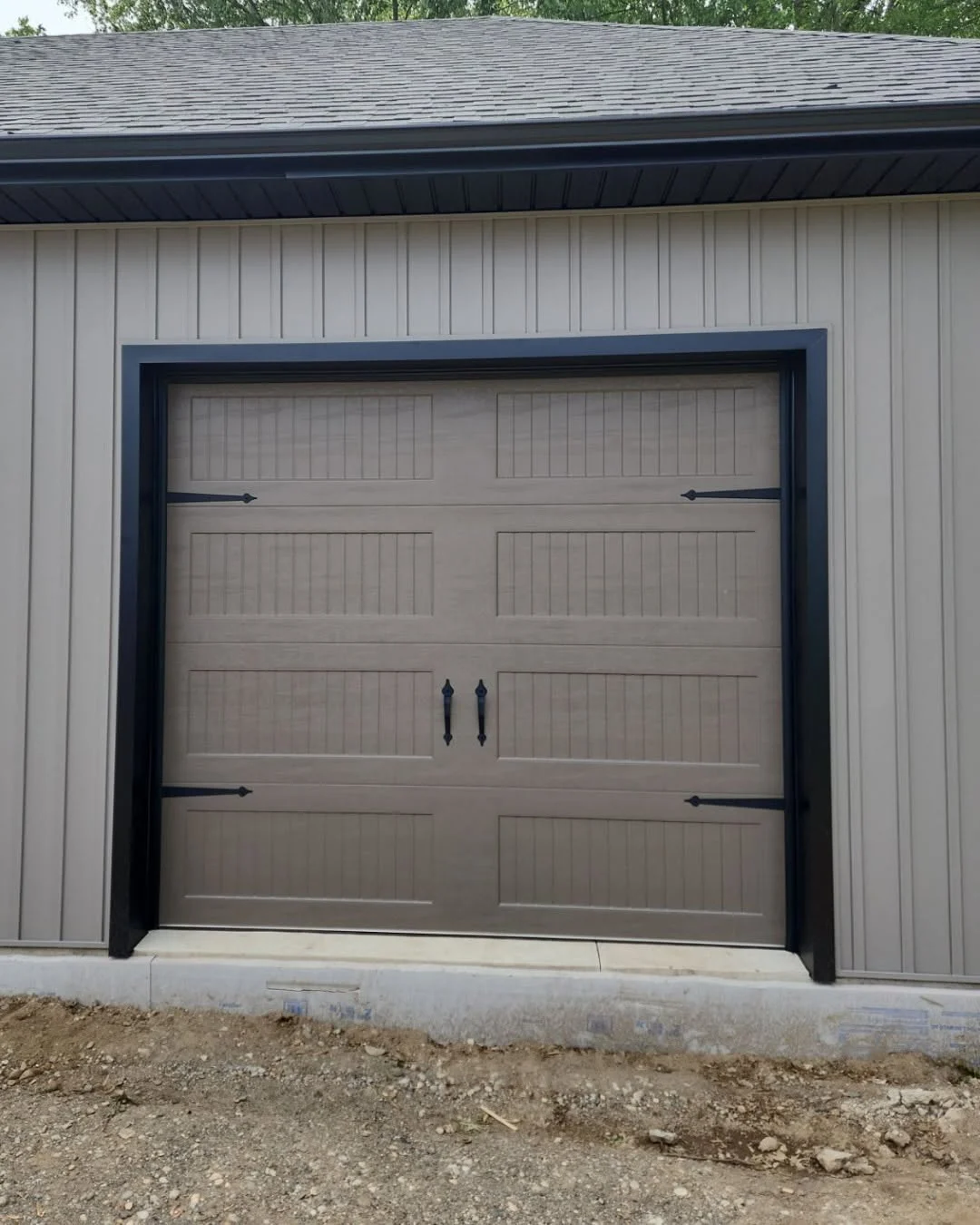 Residential and Commercial Garage Door Services Image